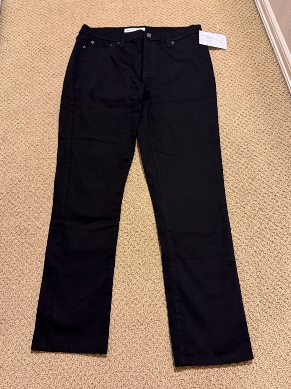 Amazon Essentials Medium Stretch Slim fit Mid rise Straight Jeans (Women’s 10)